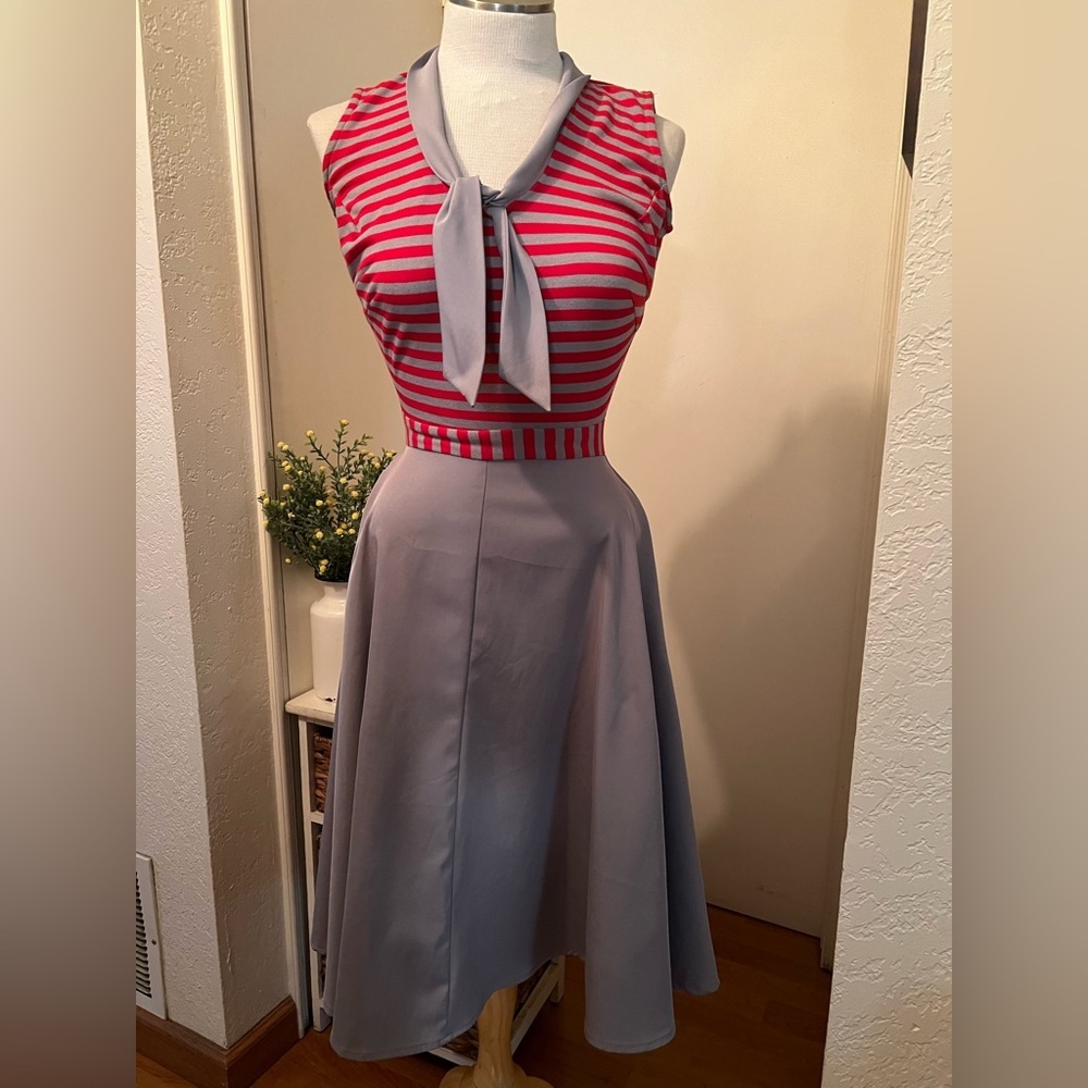 Elvgren Tatyana grey and red stripe dress